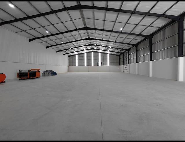 1,050M² WAREHOUSE TO LET IN CLAYVILLE